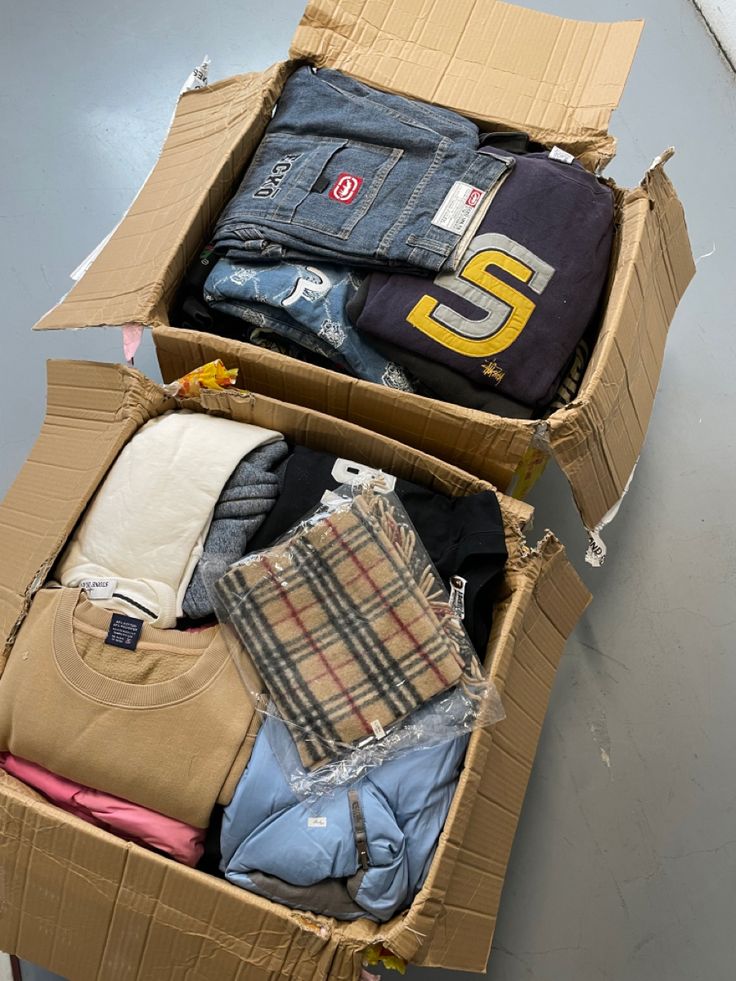 Tu Proveedor Vintage | Lotes de Ropa Vintage Exclusiva